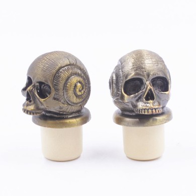 Customized Metal Zinc Alloy Skull Shape Gin Whiskey Tequila Glass Bottle Synthetic Stopper Cork